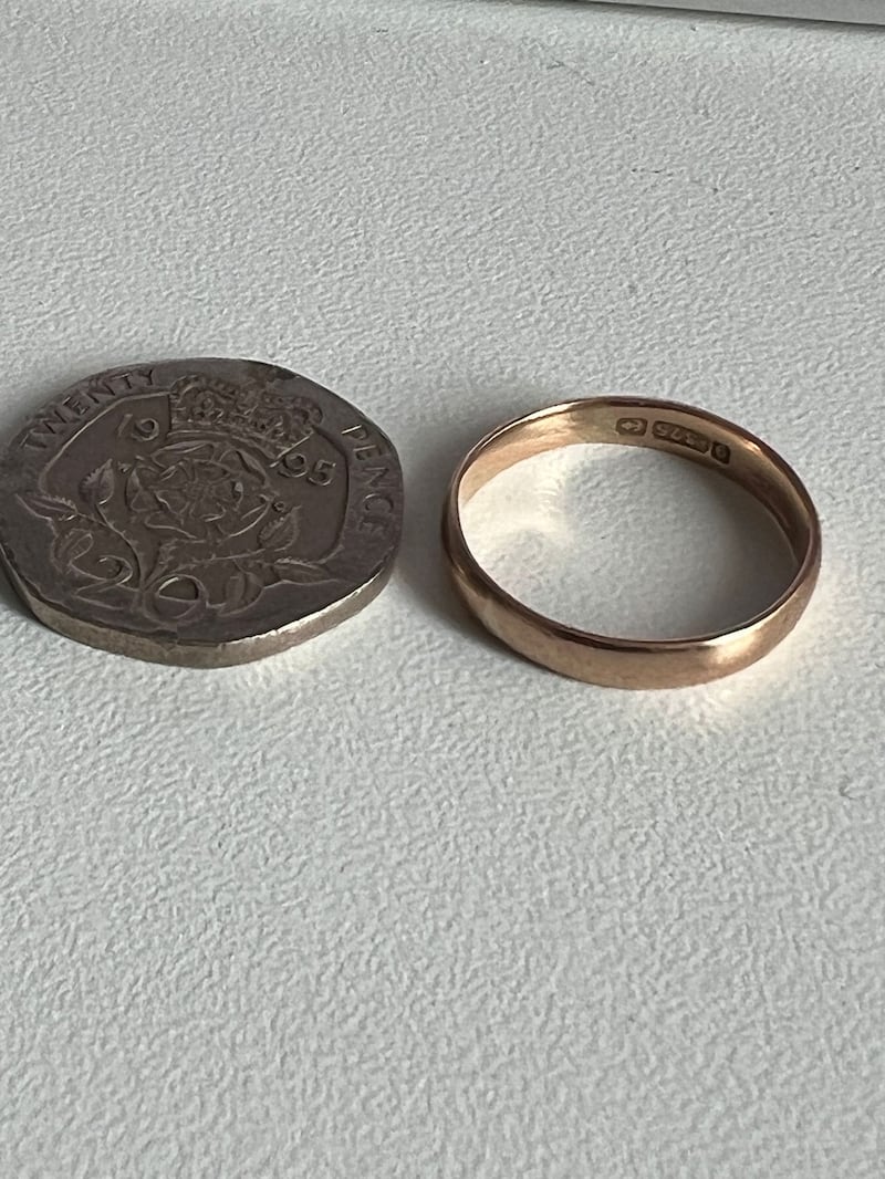 The ring next to a 20p coin