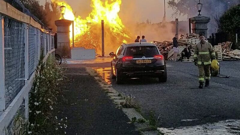 A loyalist mob linked to a bonfire at Edenderry have been linked to a sectarian assault