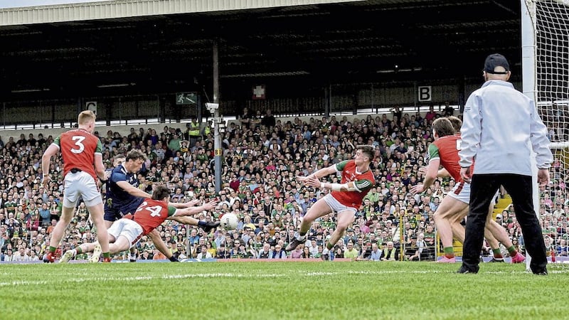 David Clifford is foiled by the Mayo defence during Saturday&#39;s All-Ireland SFC clash in Killarney. Clifford excelled as usual but his eight-point haul wasn&#39;t enough as the Westerners showed that their break since the Connacht SFC loss to Roscommon has done them the world of good Picture by Piaras &Oacute; M&iacute;dheach/Sportsfile 