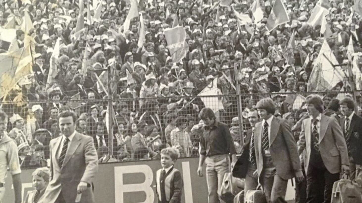 Gerry O'Neill leads the Armagh team to the dressingrooms at Croke Park prior to the 1977 All-Ireland final. Included are Fran McMahon, Colm McKinstry, Paddy Moriarty and Kevin Rafferty and Gerry's sons Shane (left) and Niall (right)