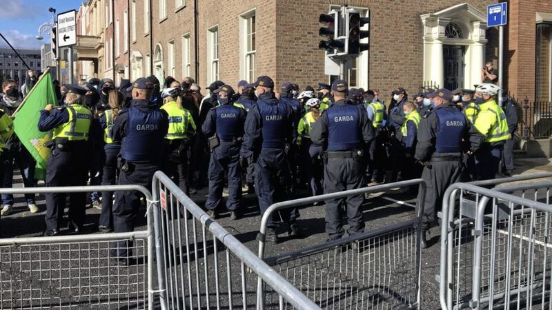 Garda&iacute; intervened to keep demonstrators apart in Dublin 