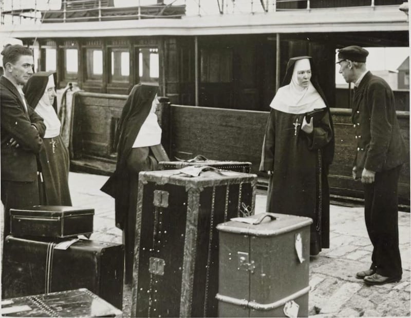 Nuns board a ship to the US from Galway in 1940 