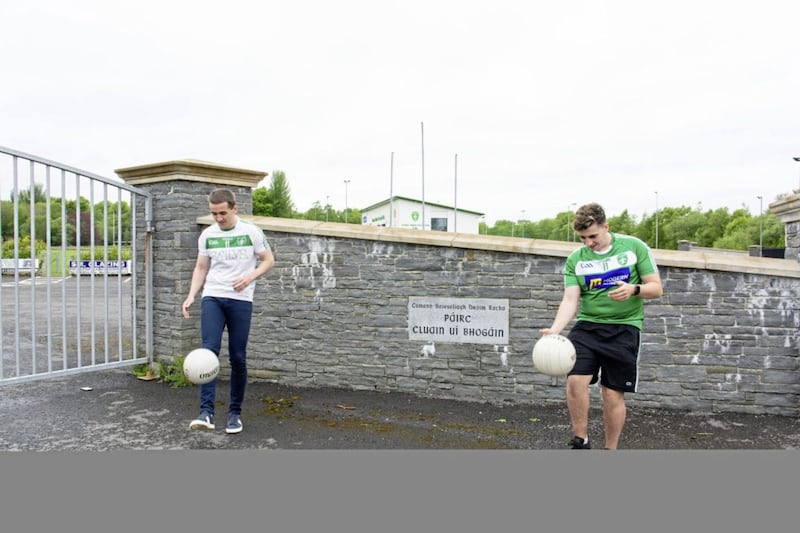 Drumragh Sarsfields senior footballers Barry Fitzgerald and Ciaran Donaghey get in a final few solos after the completion of The Great Solo Re-Run. Picture by Rory Cox 