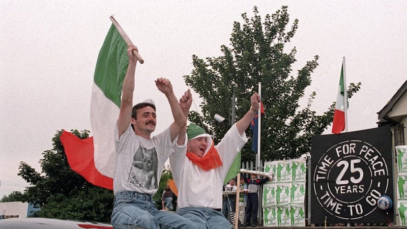 Celebrations after the IRA ceasefire on August 31 1994. Picture by Pacemaker 