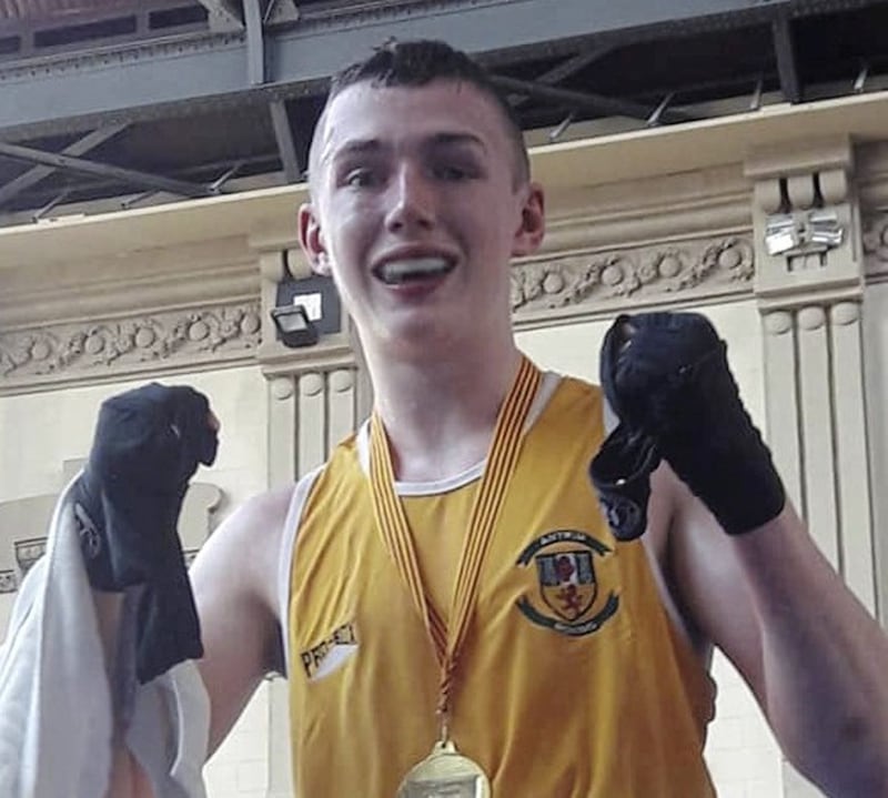 Colm Murphy celebrates with his gold medal after Sunday&#39;s final victory over Italian Halit Eryilmay 