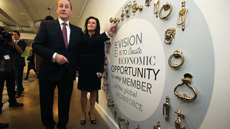 An Taoiseach Enda Kenny with Sharon McCooey, Senior Director of International Operations, at LinkedIn's international headquarters in Dublin as LinkedIn celebrates it's 5th anniversary in Ireland with a jobs announcement&nbsp;