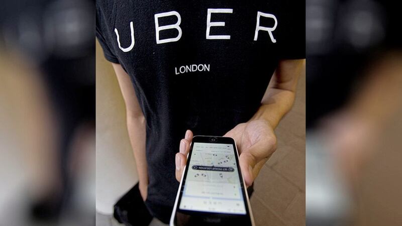 A 100,000-name petition has been collected supporting a union campaign for taxi hailing firm Uber to respect workers&#39; rights. 