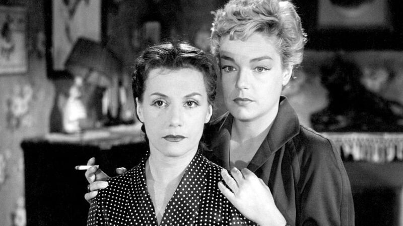 A black and white shot of Véra Clouzot as Christina and Simone Signore as Nicole in Les Diaboliques