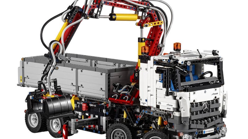 Lego Technic Mercedes-Benz Arocs 3245 