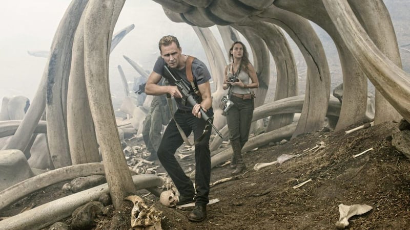 Tom Hiddleston and Brie Larson in Kong: Skull Island 