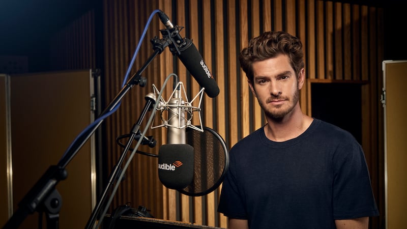 With the help of its star-studded cast, Audible’s 1984 podcast mirrors the true essence of Orwell’s dystopian classic about rebellious worker Winston Smith, played by British actor Andrew Garfield.