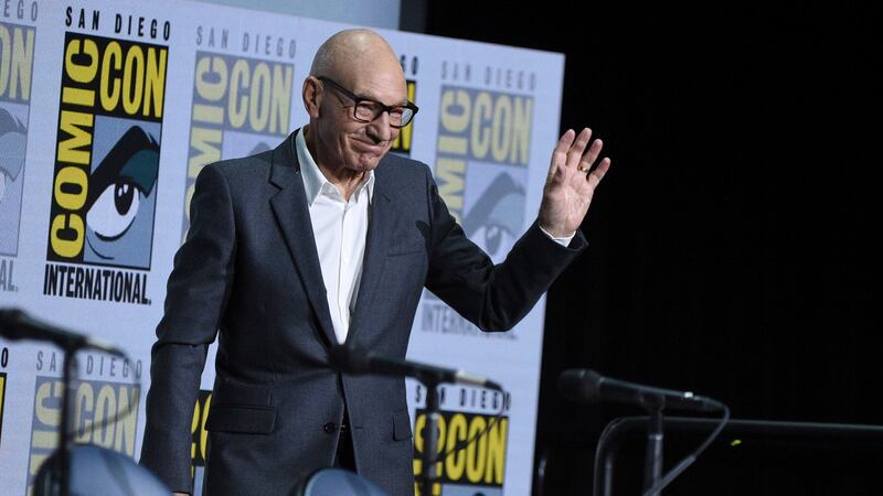 The veteran actor received cheers and rapturous applause as he arrived at the show’s Comic-Con panel on Saturday.