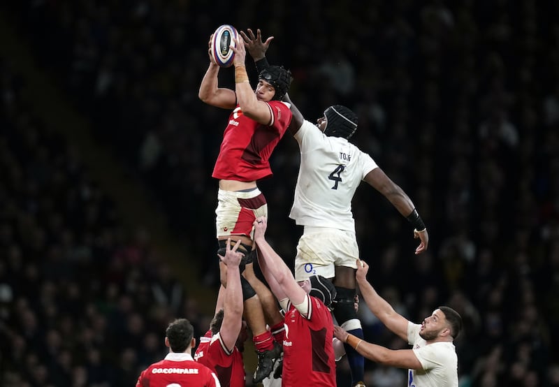 Dafydd Jenkins and England’s Maro Itoje compete for the ball