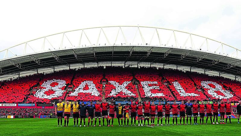 &nbsp; Munster players and supporters pay their respects to Anthony Foley before Saturday&rsquo;s Champions Cup win over Glasgow at Thomond Park