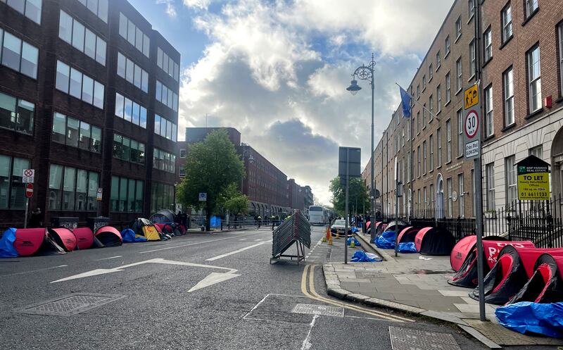 Authorities began an operation on Wednesday to move asylum seekers in central Dublin