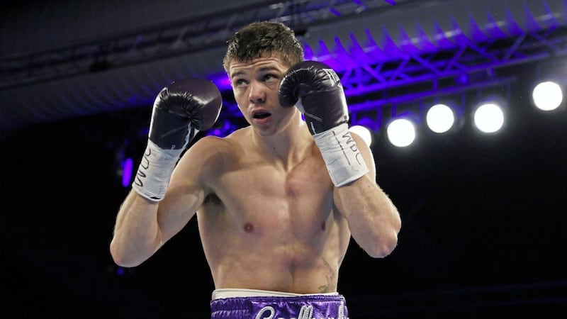 Luke Campbell failed in his bid to win the WBA lightweight title after a tight contest against Jorge Linares in California fell to a split decision 