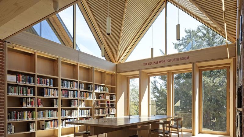The Royal Institute of British Architects has named The New Library of Magdalene College in Cambridge the winner of its 2022 prize.