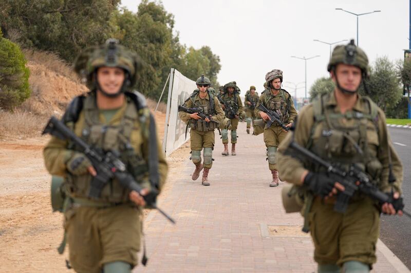 Israeli soldiers arrive at Sderot, a town close to the Gaza Strip 