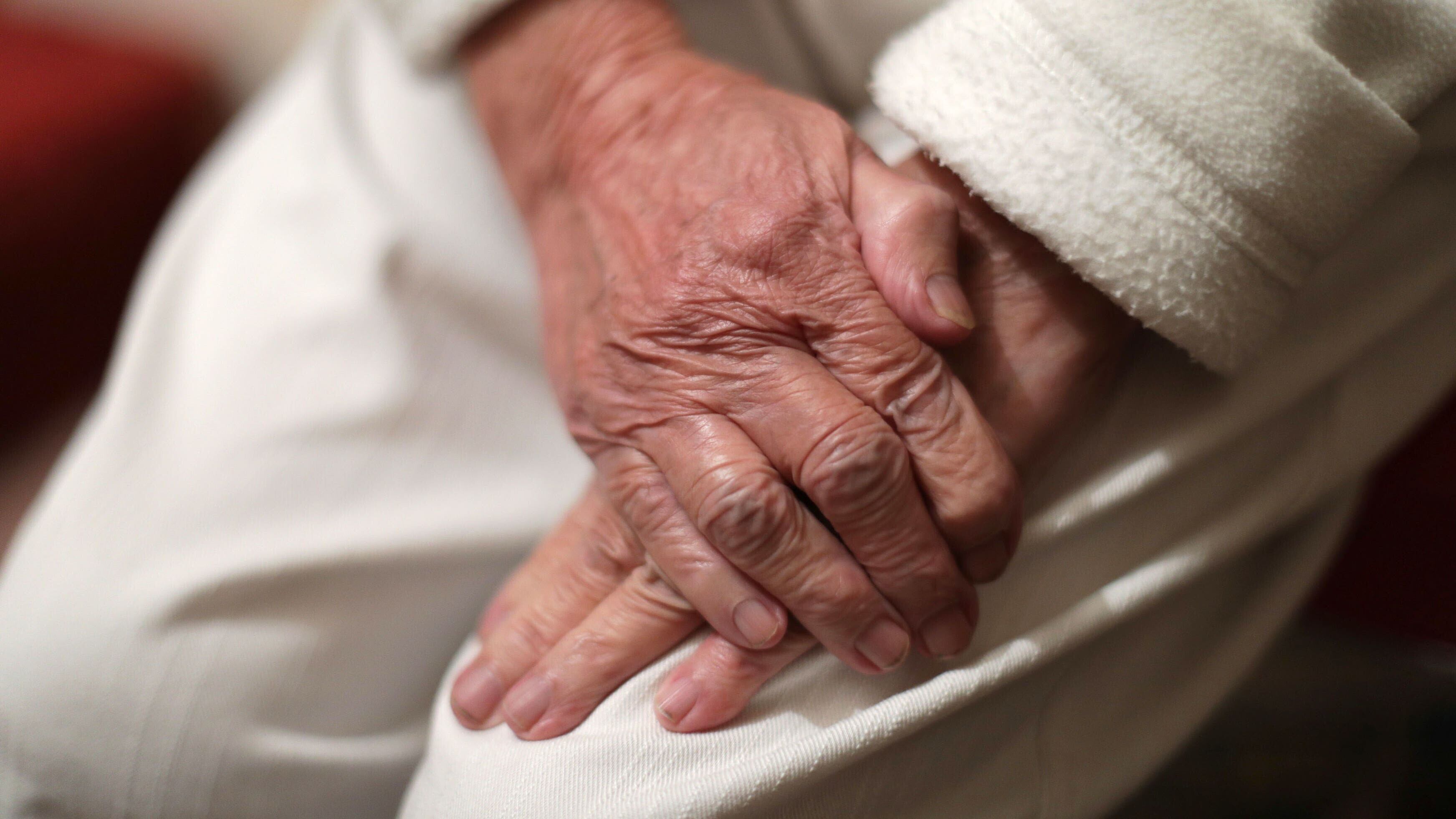 The hands of an elderly patient (Yui Mok/PA)