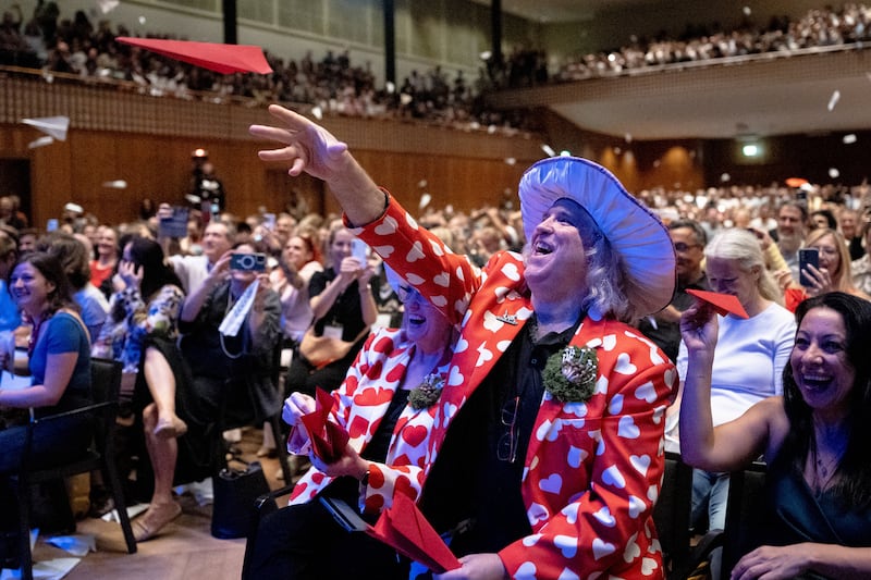 Teams studying kissing and nose-blowing win Ig Nobel prizes for quirky science