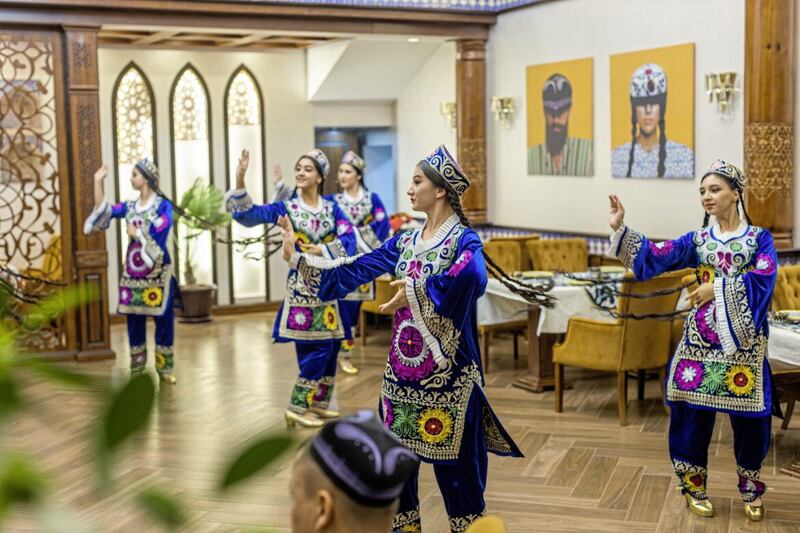 Dancers in the Rui Zamin restaurant in Samarkand city