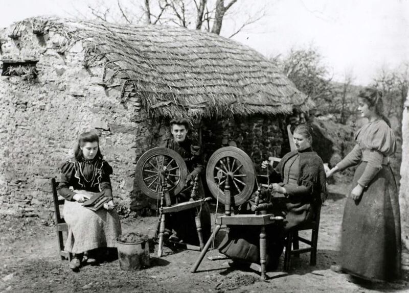 Irish Homespuns, carding wool and spinning in the Donegal Highlands 