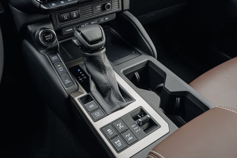 At the touch of a button on the centre console allows the anti-roll bars to become detached to allow for greater manoeuvrability. (Credit: Toyota media UK)