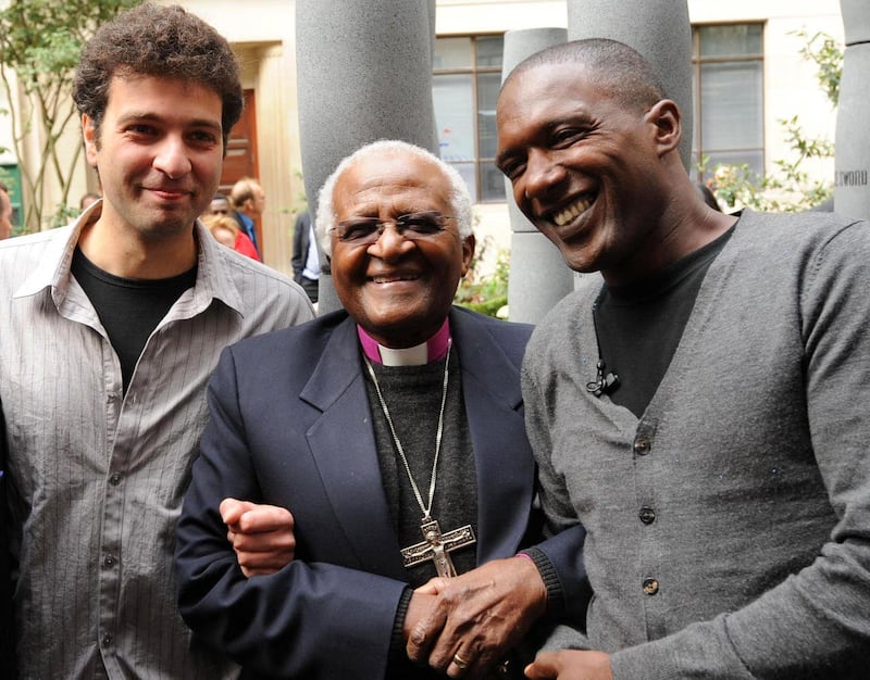 Archbishop Desmond Tutu unveils memorial