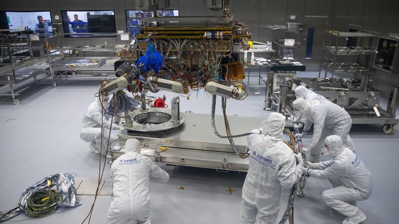 The Rosalind Franklin rover’s supersonic parachutes will now undergo testing in the US.