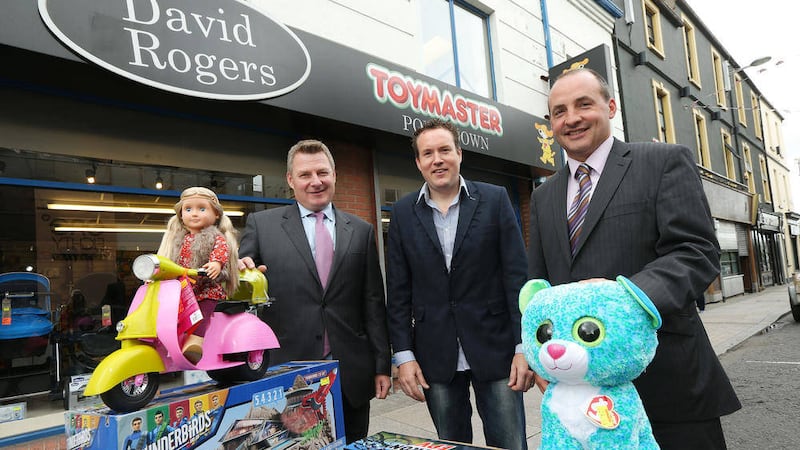 Jonathan Rogers (centre) of DS Rogers announces the investment with Girvan Gault (left) and Derick Wilson of Ulster Bank 