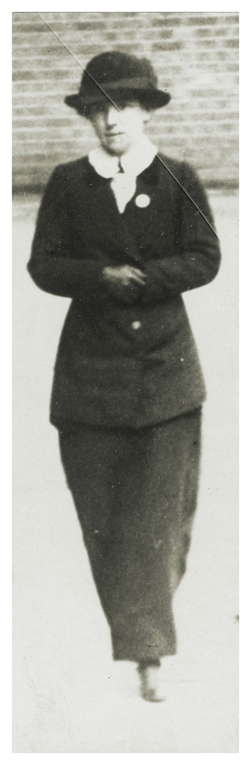 Surveillance photograph of Mary Richardson 1914.
