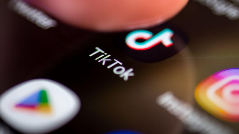 China’s drive to expand its influence through soft power mechanisms like censorship is coming into sharper focus, especially under Xi Jinping’s leadership. Recently, the social media app TikTok has become a prominent symbol of this global strategy.