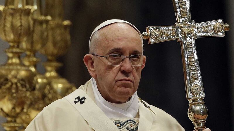 A motion to invite Pope Francis to Belfast has been passed at Belfast City Council&nbsp;