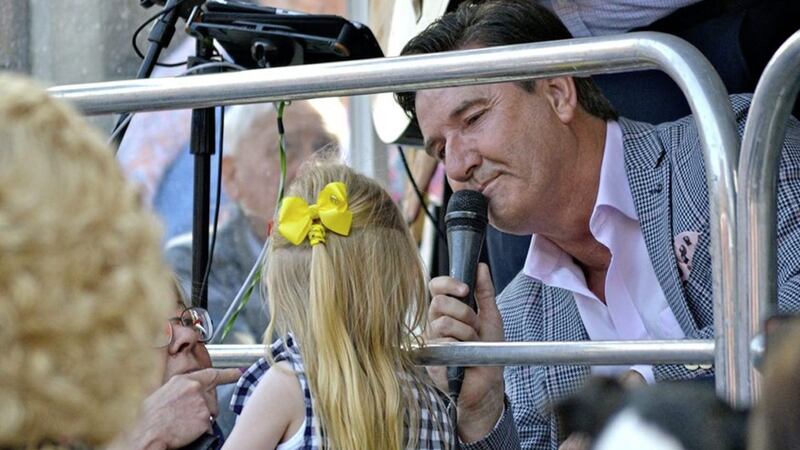 Daniel O&#39;Donnell talks to one of his younger fans in Portadown 