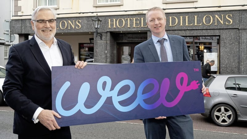 Philip Rainey (left) from Weev, with Robert McElhinney at Dillions Hotel in Letterkenny. 