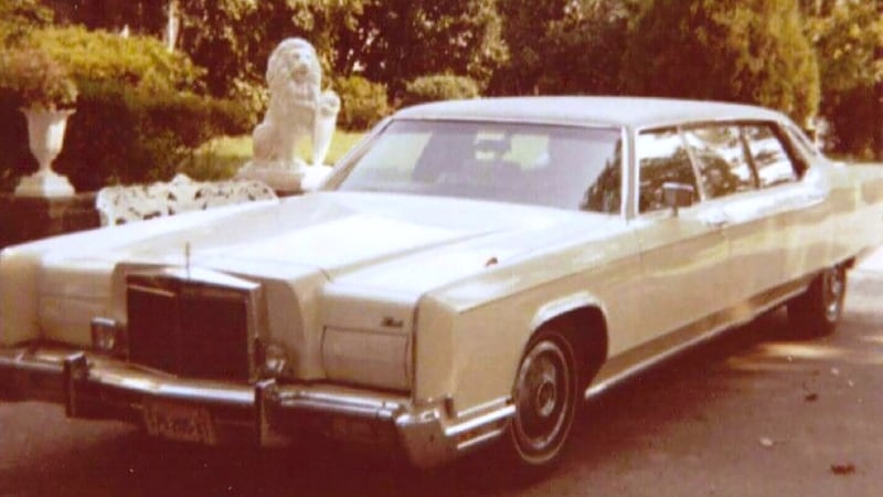 The singer drove the 1973 Lincoln Continental stretch many times around Memphis, the auction house said.