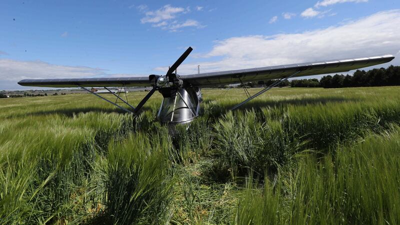 &nbsp;The microlight landed in a field close to Moate Road, between Newtownards and Comber