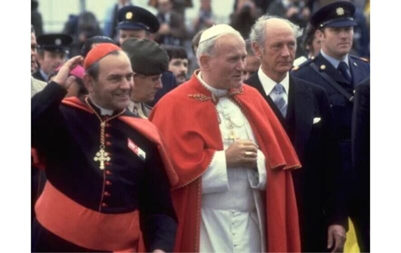 Cardinal Ó'Fiaich with Pope John Paul