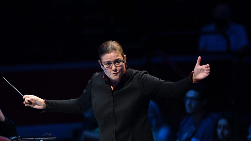 She previously served as the first female chief conductor of Finland’s Oulu Symphony Orchestra.