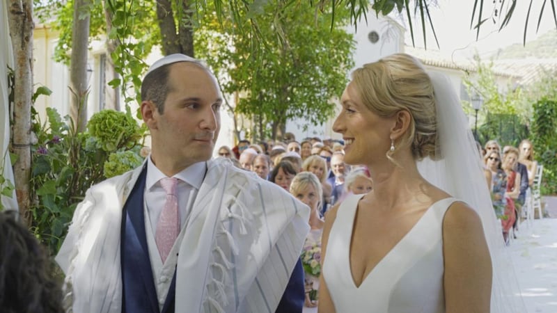 Jack and Jolanda reciting the chuppah at their wedding in Being Jewish (C) Proper Content - Photographer: Rachel Dupuy 