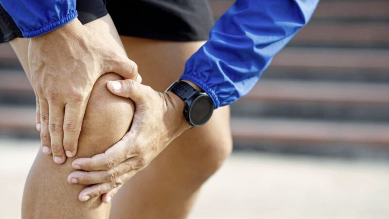 A new electronic implant could help tackle knee pain. 