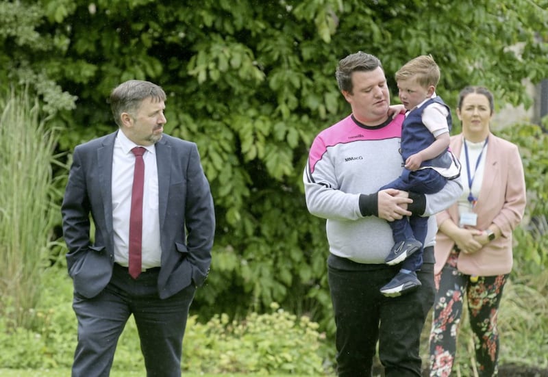 &nbsp;D&aacute;ith&iacute; MacGabhann and his parents&nbsp;M&aacute;irt&iacute;n and Seph<br />visited Stormont today. Picture by Hugh Russell
