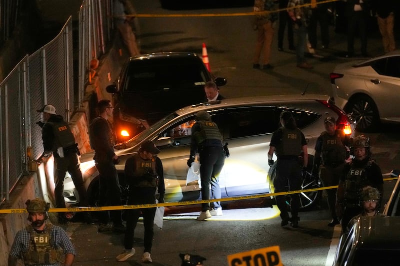 ICE officers shoot man during arrest in New York City