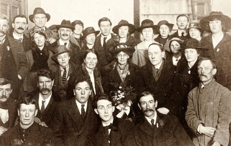 Countess Markievicz (middle) with friends and supporters in Dublin&#39;s Liberty Hall in 1919 