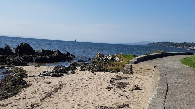 Large numbers of visitors descended on the Moville-Greencastle coastal walk on Saturday despite Irish government guidelines banning movement beyond 2km from home&nbsp;