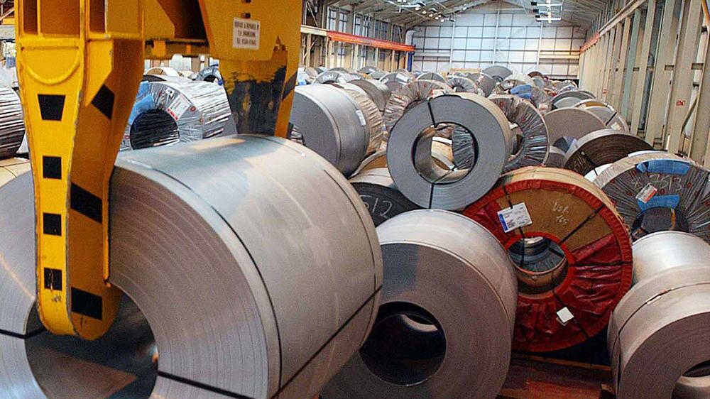 UK economic growth slowed more than expected in the three months to September, official figures show