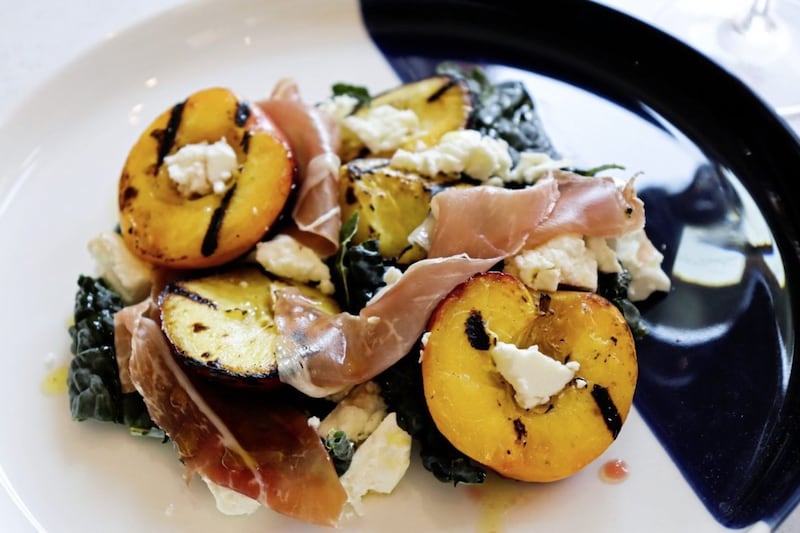 Peach with kale and prosciutto 