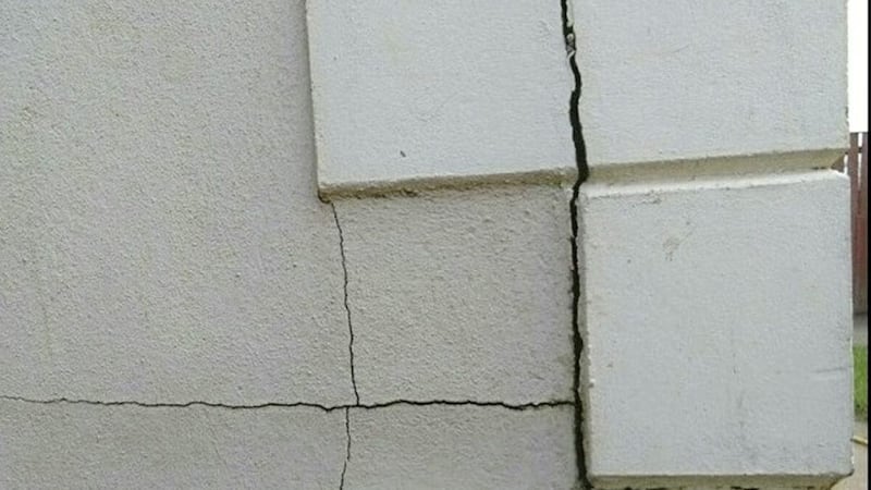 Families started to see huge cracks appearing on walls built with blocks containing Mica Muscovite mineral dust.  