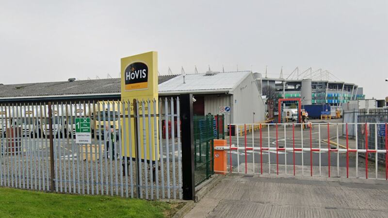 Workers at Hovis' Belfast factory have called off strike action after a new pay deal was offered&nbsp;