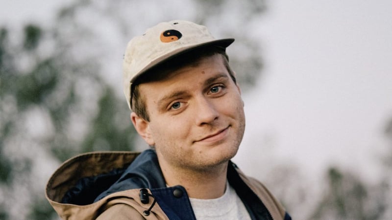 Canadian singer-songwriter Mac DeMarco&#39;s laid-back tunes and youthful abandon have attracted a cult teen following 